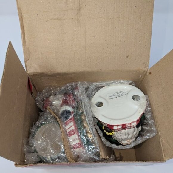 NEW VTG World Bazaars Hand Painted Santa With Lantern 3 piece Ceramic Bath Set - Picture 2 of 14